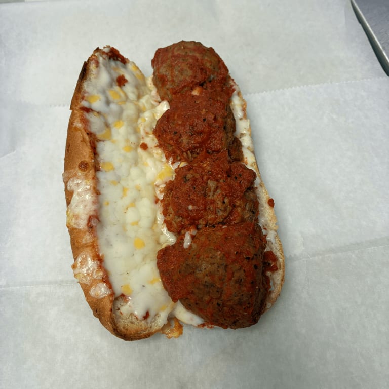 Delicious Meatball Subs: A Crowd Favorite